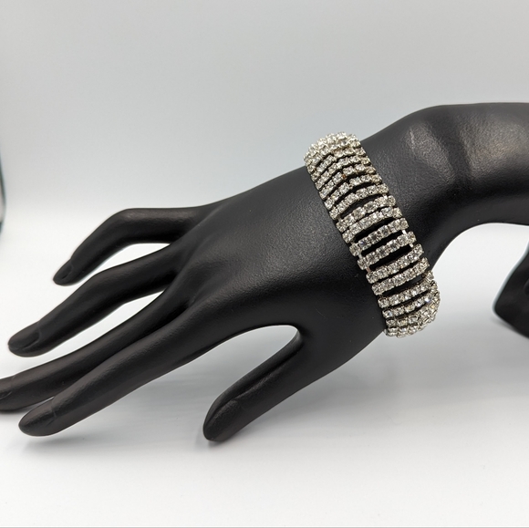 Vintage Silver Tone Clear Rhinestones Half Dome Statement Bracelet 7" Unmarked - Picture 7 of 11